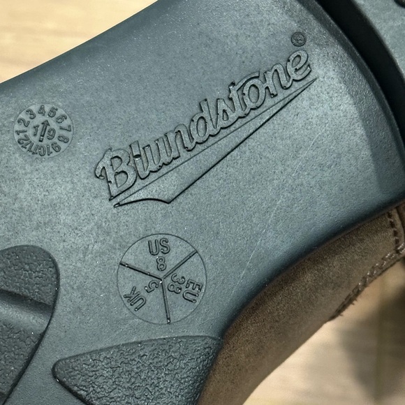 Blundstone Women’s #1970 Low Heel Chelsea Boots in Antique Brown Size 8 - Picture 10 of 12